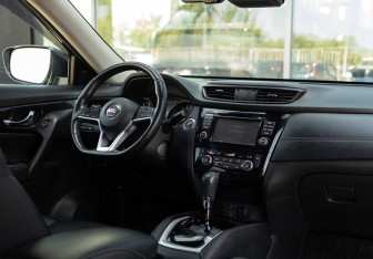 Подержанный автомобиль Nissan X-Trail 2019 года (10 фото)