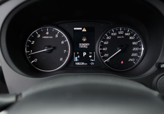 Подержанный автомобиль Mitsubishi Outlander 2015 года (13 фото)