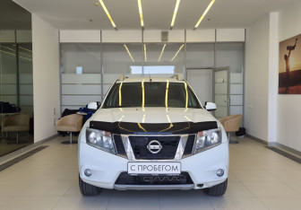Подержанный автомобиль Nissan Terrano 2017 года (2 фото)