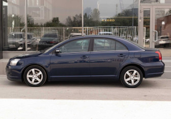 Подержанный автомобиль Toyota Avensis Sedan 2007 года (8 фото)
