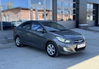 Подержанный автомобиль Hyundai Solaris Sedan 2011 года (3 фото)