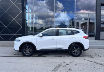 Подержанный автомобиль Haval F7 2023 года (8 фото)