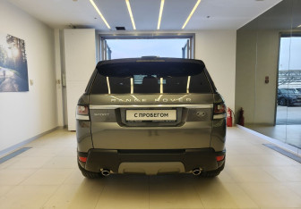 Подержанный автомобиль Land Rover Range Rover Sport 2015 года (5 фото)