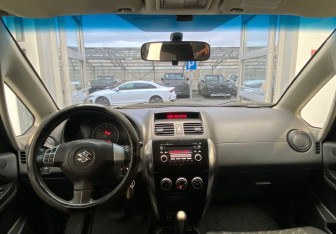 Подержанный автомобиль Suzuki SX4 Hatchback 2009 года (7 фото)