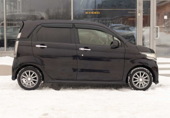 Подержанный автомобиль Honda N-WGN 2014 года (4 фото)