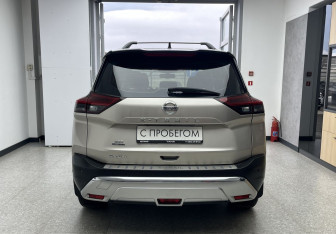 Подержанный автомобиль Nissan X-Trail 2021 года (5 фото)