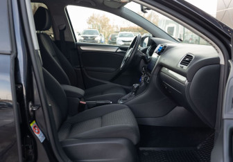 Подержанный автомобиль Volkswagen Gol 2011 года (18 фото)