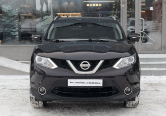 Подержанный автомобиль Nissan Qashqai 2014 года (2 фото)