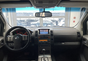 Подержанный автомобиль Nissan Pathfinder 2007 года (11 фото)