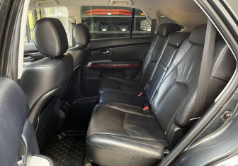 Подержанный автомобиль Lexus RX 2007 года (15 фото)