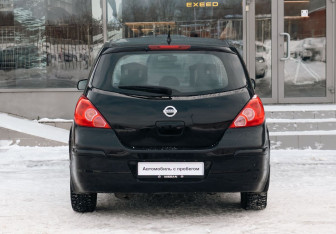 Подержанный автомобиль Nissan Tiida Hatchback 2008 года (6 фото)