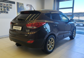 Подержанный автомобиль Hyundai ix35 2011 года (4 фото)