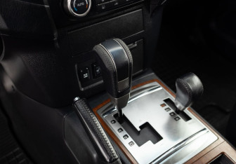 Подержанный автомобиль Mitsubishi Pajero 2006 года (16 фото)