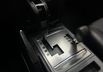 Подержанный автомобиль Mitsubishi Pajero 2014 года (14 фото)