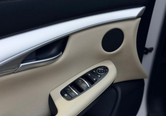 Подержанный автомобиль Infiniti QX50 2021 года (23 фото)