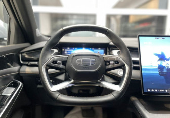 Подержанный автомобиль Geely Preface 2024 года (15 фото)