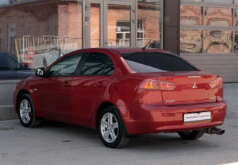 Подержанный автомобиль Mitsubishi Lancer Sedan 2008 года (7 фото)
