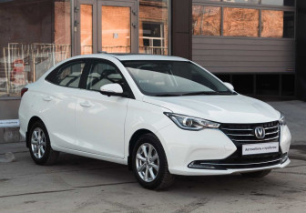 Подержанный автомобиль Changan Alsvin 2023 года (3 фото)