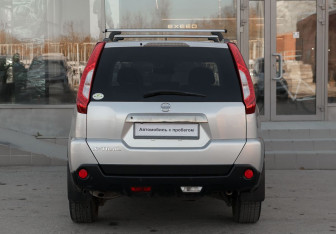 Подержанный автомобиль Nissan X-Trail 2013 года (6 фото)