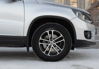 Подержанный автомобиль Volkswagen Tiguan 2012 года (9 фото)