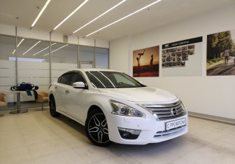 Подержанный автомобиль Nissan Teana 2014 года (3 фото)