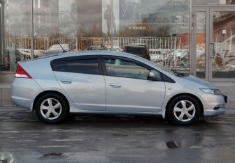 Подержанный автомобиль Honda Insight Hatchback 2009 года (4 фото)