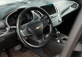 Подержанный автомобиль Chevrolet Malibu Sedan 2018 года (11 фото)