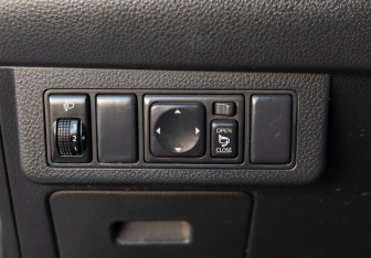 Подержанный автомобиль Nissan Tiida Hatchback 2008 года (17 фото)