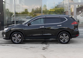Подержанный автомобиль Nissan X-Trail 2019 года (8 фото)