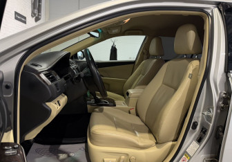 Подержанный автомобиль Toyota Camry Sedan 2017 года (8 фото)