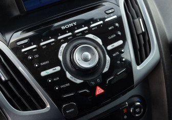 Подержанный автомобиль Ford Focus Hatchback 2011 года (15 фото)