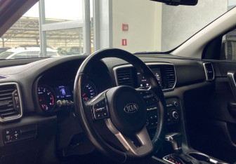 Подержанный автомобиль Kia Sportage 2019 года (8 фото)