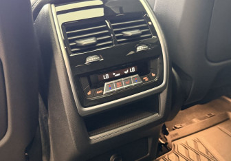 Подержанный автомобиль BMW X6 M 2024 года (22 фото)