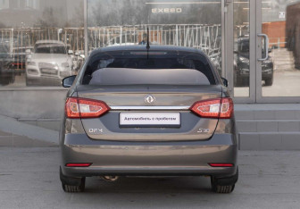 Подержанный автомобиль DongFeng S30 2015 года (6 фото)