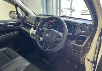 Подержанный автомобиль Honda N-WGN 2014 года (7 фото)