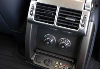 Подержанный автомобиль Land Rover Range Rover 2009 года (23 фото)