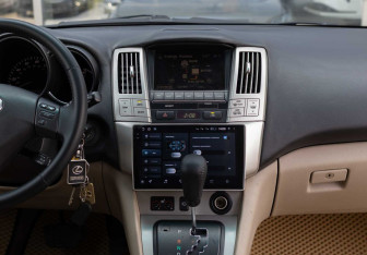 Подержанный автомобиль Lexus RX 2005 года (17 фото)