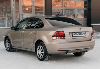 Подержанный автомобиль Volkswagen Polo Sedan 2019 года (7 фото)