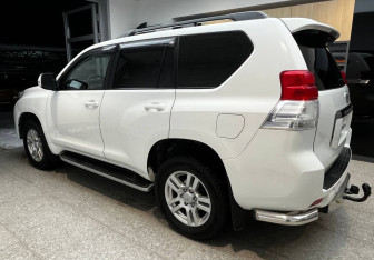 Подержанный автомобиль Toyota Land Cruiser Prado 2013 года (7 фото)