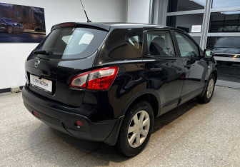 Подержанный автомобиль Nissan Qashqai 2010 года (5 фото)