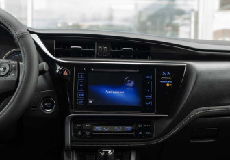 Подержанный автомобиль Toyota Corolla Sedan 2018 года (14 фото)