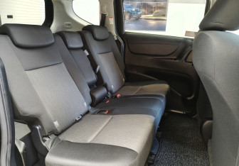 Подержанный автомобиль Toyota Sienta 2021 года (13 фото)