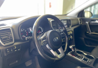 Подержанный автомобиль Kia Sportage 2021 года (12 фото)