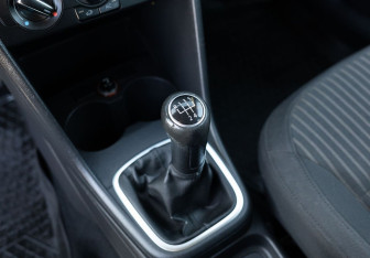 Подержанный автомобиль Volkswagen Polo Sedan 2011 года (14 фото)