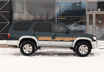 Подержанный автомобиль Toyota Hilux Surf 1996 года (4 фото)
