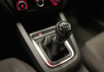 Подержанный автомобиль Volkswagen Jetta Sedan 2015 года (8 фото)