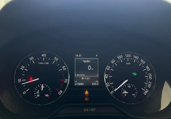 Подержанный автомобиль Skoda Octavia Wagon 2013 года (12 фото)