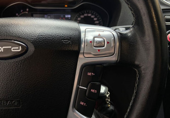 Подержанный автомобиль Ford Mondeo Sedan 2011 года (13 фото)