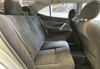 Подержанный автомобиль Toyota Allion 2002 года (11 фото)