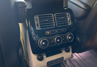Подержанный автомобиль Land Rover Range Rover 2014 года (16 фото)